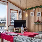 2 Bedroom Awesome In Prázdninový dům