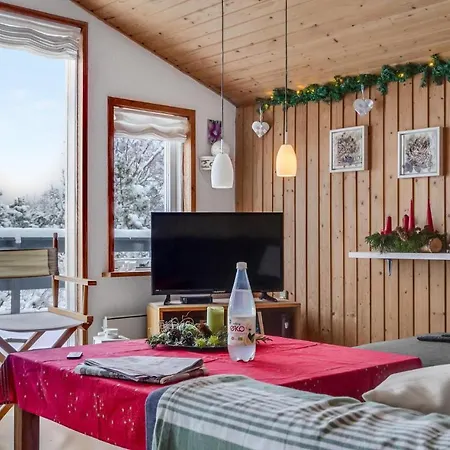 2 Bedroom Awesome In Holiday home