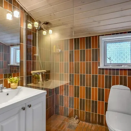 2 Bedroom Awesome In *